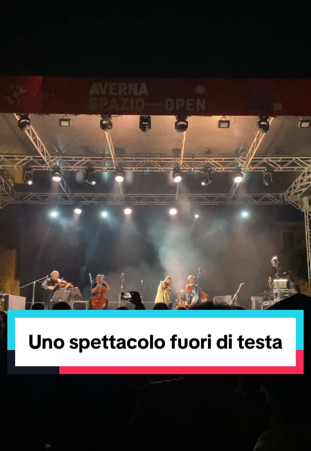 🚗✨ Immagina di sederti dentro una vecchia Fiat 500 piena di pulsanti…  No, non sei finito su Ritorno al Futuro.  👉 Sei al Mercurio Festival ai Cantieri Culturali alla Zisa! Uno spettacolo teatrale fuori di testa, che finisce tra dj set, birra gratis 🍻, barbecue e neve finta.  Un festival che non si accontenta di fare teatro: lo reinventa, lo mescola con musica, danza, performance e arti visive. E non è finita qui!  🎶 questo weekend ci sono i concerti del venerdì e lo spettacolo di Paolo Briguglia il 28 settembre.  Il tutto dentro una rassegna che va avanti fino al 5 ottobre. 💥 Domanda: tu hai mai visto uno spettacolo trasformarsi in un party?  Scrivilo nei commenti 👇 o tagga l’amico con cui vorresti viverlo! #palermo #party #teatro #diecimedia #creatorsearchinsights 