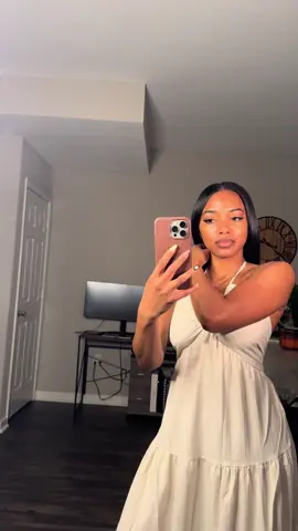 I know summer’s technically over but I had to wear this dress. I got so many compliments (all of 2🤭)