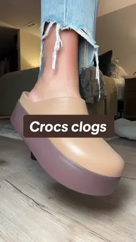 These crocs clogs are perfect for those fall rainy days. These clogs are waterproof and They’resuper comfortable and supportive. These clogs come in multiple colors and fit true to size.  #clogs #Crocscloggs
