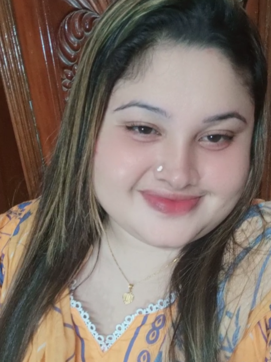 যদি শুনি আমি হিনা কষ্টে আছো তুমি, ফিরে এসো আগের মত ভালোবাসবো আমি 👈❤️❤️