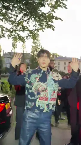 SEUNGMIN llegando al evento de Burberry #seungmin #kimseungmin #burberry 