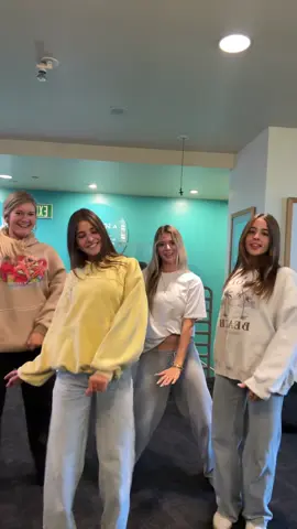 aquarium!! @🗝️ @brynlee @ava #fyp #viral #ate 