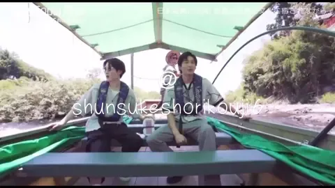 渡辺翔太くんと目黒蓮くんの旅スノ完全版編を めめなべそれぞれ可愛い過ぎる。💙🖤 しょっぴー彼女じゃんと眼鏡サングラス🕶️👓を付けるめちゃ可愛い｡川下りを🚣で楽しむ二人めちゃ可愛いかっよね。なんでこんなに可愛いだろ。めちゃ浴衣👘似合う二人👬｡ 修学旅行の思い出とは？ 老舗料亭で夏の京名物「鱧料理」を体験するメメくん 久しぶりに2人で食事🍽️タイム最高😆それぞれ可愛い過ぎだろ💙🖤夕日🌅☀️🌇を見る二人👬 #目黒蓮  #渡辺翔太  #めめなべ  #SnowMan  #おすすめにのりたい 
