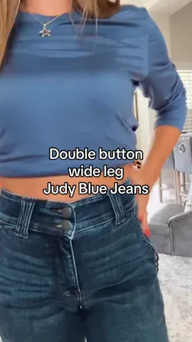 When comfort meets ✨effortless chic✨… these Judy Blues are EVERYTHING 👖🔥 #JudyBlueJeans #WideLegStyle #Jeans #DenimTok #widelegjeans 