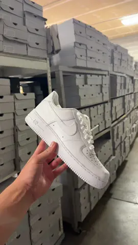 Go! #fyp #tiktokshoprestock #viral #taylorswift #kicksonfire🔥 