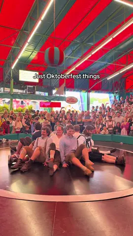 Teufelsrad (= Devil’s Wheel) is one of Oktoberfest’s funniest and oldest traditions! 🎡 👉 Since 1910, people try to stay on the spinning wheel while the crowd cheers. 😂 The challenge: the wheel gets faster… and helpers try to knock you off with ropes & balls! ⚡️ A true classic at Oktoberfest you can’t miss! #oktoberfest #oktoberfestmunich #teufelsrad #wiesn #viral 