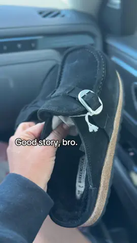 Slip into cozy luxury with these Birkenstock suede shearling-lined shoes 🖤 Perfect for cooler weather, they combine the iconic Birkenstock footbed with soft suede on the outside and plush shearling on the inside for unbeatable comfort. The adjustable buckle detail adds a touch of style and a customized fit, while the durable sole makes them versatile enough for indoor lounging or stepping out in casual outfits. Whether you’re pairing them with jeans, leggings, or even your favorite loungewear, these Birkenstocks are the ultimate mix of function, fashion, and comfort you’ll reach for every single day. #TikTokShopRestock #TikTokShopBlackFriday #TikTokShopCyberMonday #creatoricons #BirkenstockStyle
