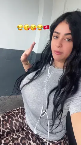 #houda_lamouchi 😘#الشعب_الصيني_ماله_حل😂😂 #yyyyyyyyyyyyyyyyyyyy #fyp #videoviral 