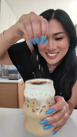 #NescafePartner Créme brûlée + latte = my absolute heaven. @NESCAFÉ USA #NESCAFE #NescafeColdHacks