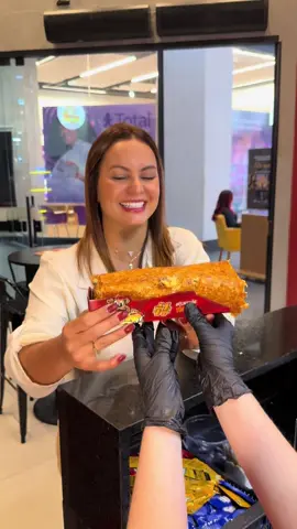 A Thay foi no Claudião de Caraguatatuba e pediu o seu “de sempre” com purê e muito bacon! 🥓 🌭 #fyp #foryoupage 