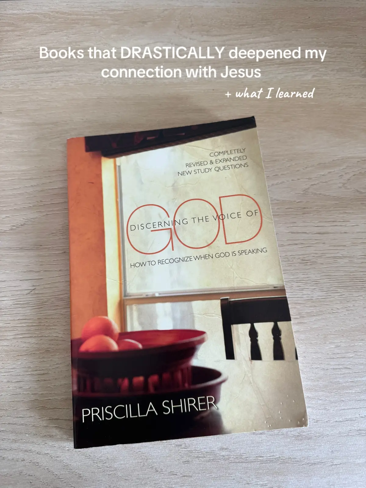 Sometimes I struggle with hearing God’s voice.. and this helped me so much 🥹 #christiantiktok #bookrecommendations 