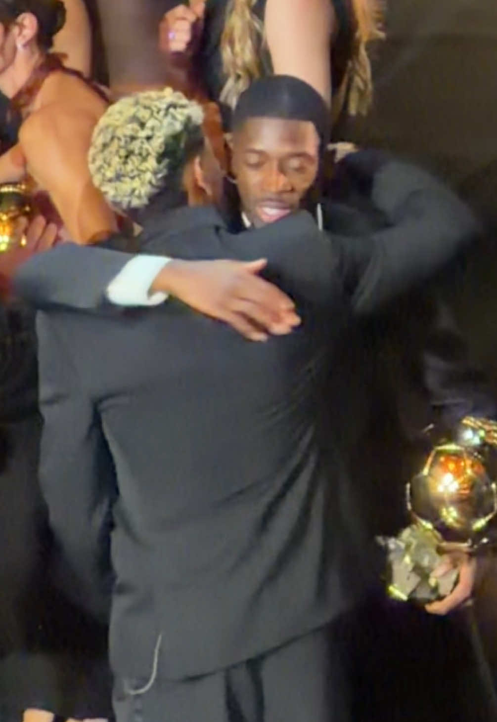 Lamine Yamal congratulates Dembélé. Respect 🤝❤️