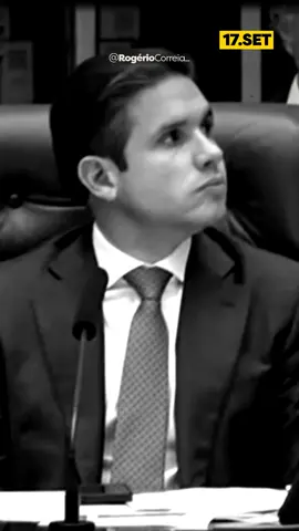 Semana passada perguntei na tribuna se seria necessário o povo sentar na cadeira do presidente da Câmara para conseguir fazer uma pauta positiva no Congresso. Agora que as ruas já deram o seu recado, queremos saber: CADÊ AS PAUTAS DO POVO? ✊🇧🇷