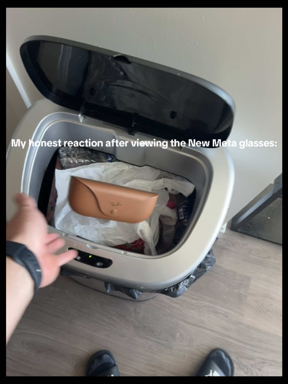 I just bought these Ray ban meta’s gen 2 a month ago but after viewing the presentation of the new gen 3 metas, they are calling my name!!! I use the Ray bans to record most of my content so it seems like a good investment, right? RIGHT?! More on the metas: Ray-Ban Display glasses dropping Sept 30 for $799 with a Neural Band wrist accessory that lets you control them with hand gestures! Plus, Oakley Meta Vanguard for athletes at $499, tracking fitness metrics & compatible with Garmin! And don't forget the Ray-Ban Meta 2 with 3K video & HDR support! #MetaGlasses #SmartGlasses #RayBan #Oakley #technews @raybanmeta 