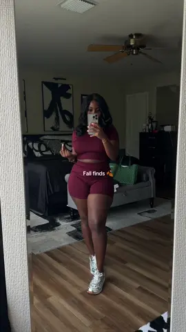 Throw back time 🤍 literally my fav season 🤭🎀 #fyp #twopieceset #falldealsforyou #dealsforyoudays 