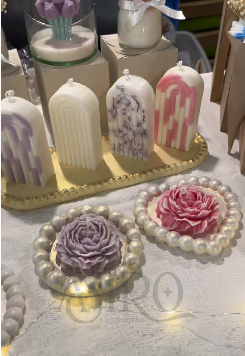 Estuvimos en una feria y esta fue una de las estrategias que más nos gustó a nosotros y a nuestros clientes 💘 nada mejor que poder decorar tu vela a tu gusto 🥰 #velasaromaticas #velaspersonalizadas #regalospersonalizados #personalizar 