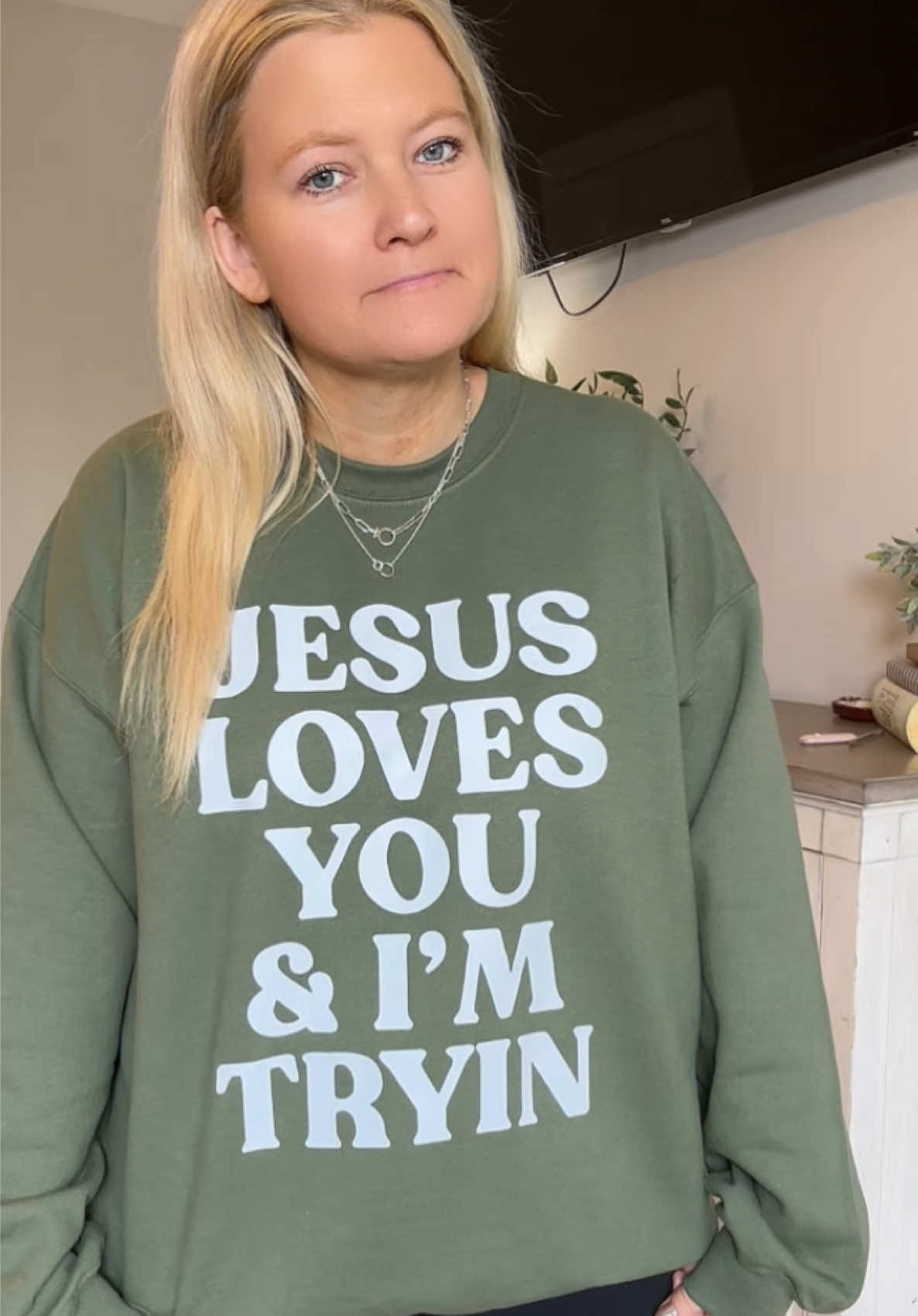 “Jesus Loves You & I’m Tryin” 🙌 Funny faith-based sweatshirt style, perfect for church, Bible study, or everyday wear!#christiantiktok #christiangirl #christianfashion #sweatshirt #jesuslovesyou #tiktokshopcreatorpicks #crewnecksweatshirt #crewneck #jesussweatshirt #christiansweatshirts 