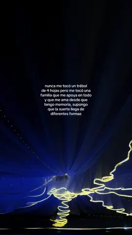 nunca me tocó un trébol de 4 hojas pero me tocó una familia que me apoya en todo y que me ama desde que tengo memoria, supongo que la suerte llega de diferentes formas. #familia #familiatiktok #amor #hijademami #hijadepapi 