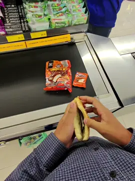 Pagando con monedero 🥐 #prank #bromas #fyp #ecuador #wallet 