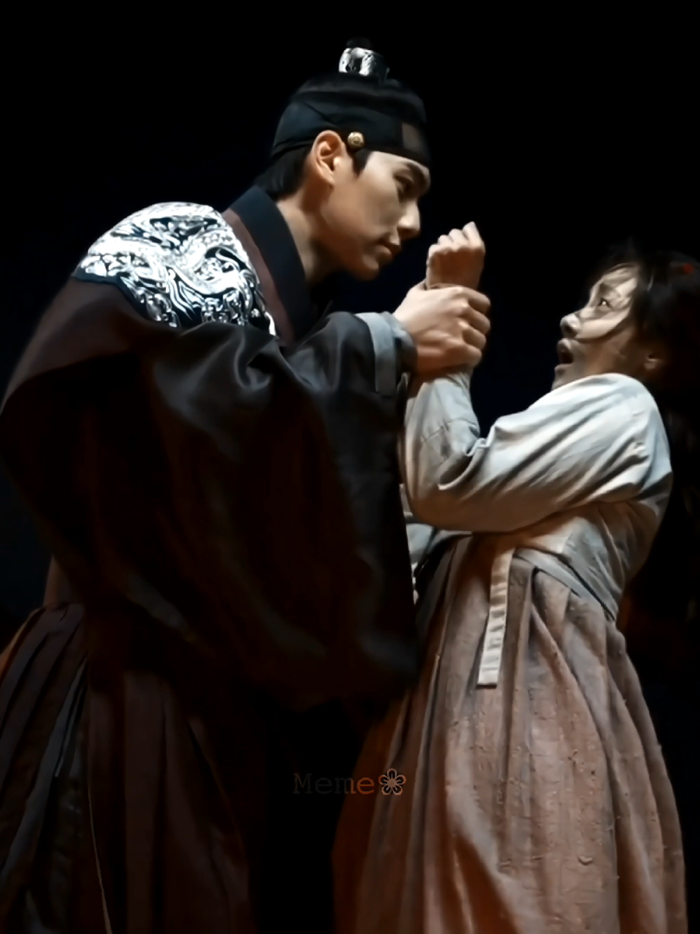 حبيتهمم يجننوونن😭🤎 #هنيئا_مريئا_جلالتك #kdrama #كيدرما #مسلسلات_كورية 