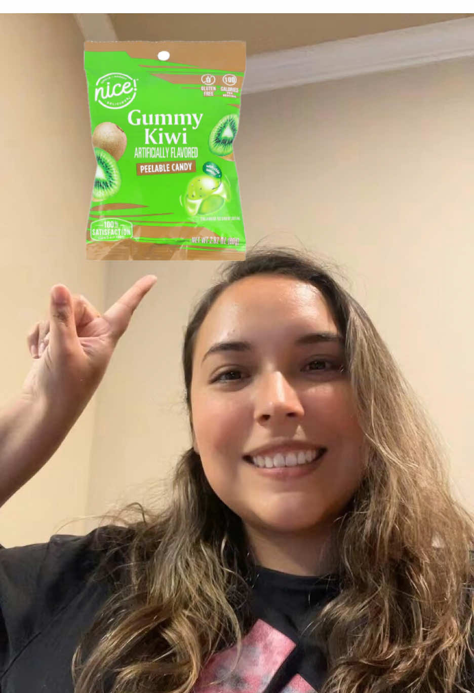 Comiendo gomitas de kiwi 🥝 #fyp #comiendo #kiwigummies 