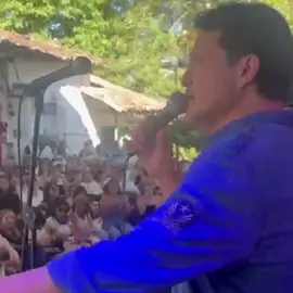 Un día soleado, una plaza llena y un público que cantó con el corazón. ☀️🎶 El Grupo Trilogía en el Día de la Familia de la Rama Judicial en Tutucán, interpretando “No me Toquen ese Vals” de Julio Jaramillo junto a Luisfer Moreno. 💙 ¡Gracias por la ovación y por hacer de este momento algo inolvidable! 🙌✨ ✨ ¿Querés darle vida a tu evento empresarial? Nuestros grupos musicales llevan la experiencia Trilogía a donde estés. Preguntanos cómo hacer de tu celebración algo inolvidable. #TrilogíaEnVivo #EventosEmpresariales #Tutucán #TrilogíaBar25Años #MúsicaEnVivo