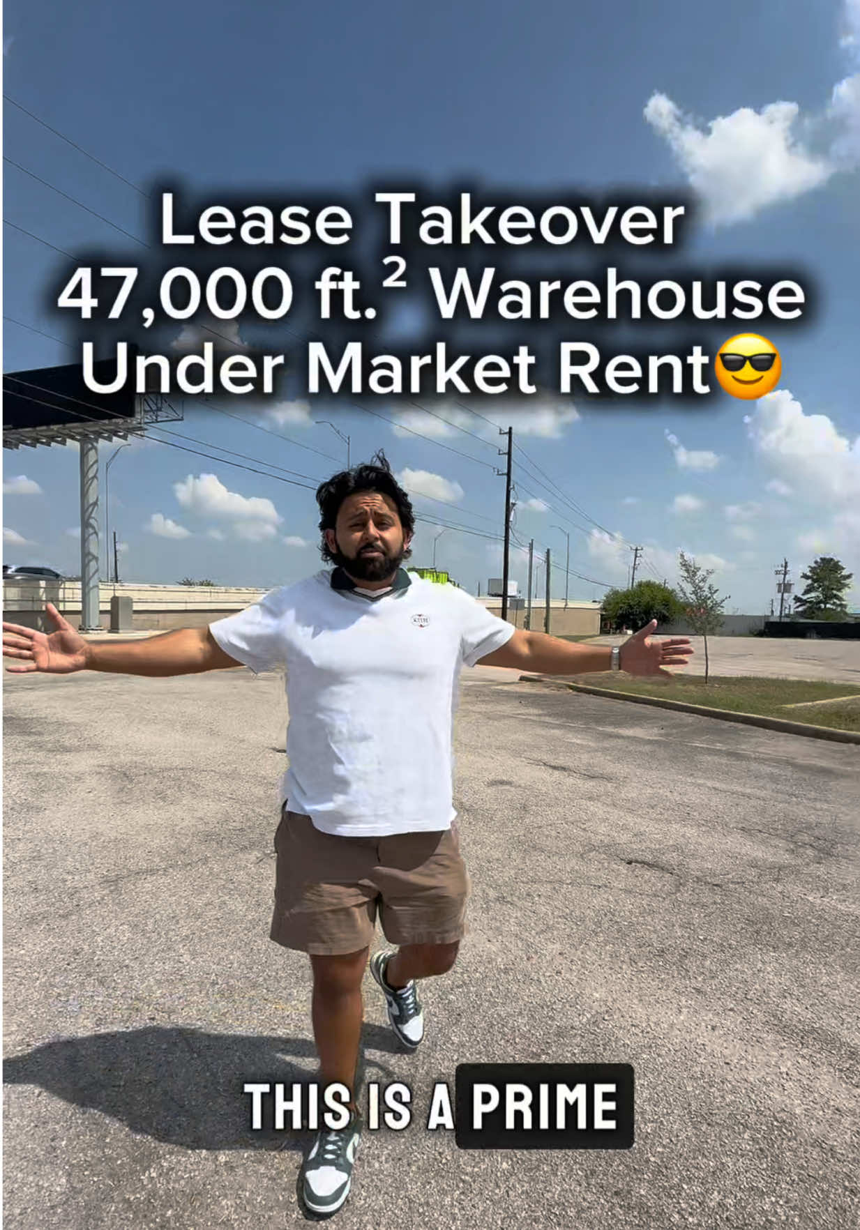 🏭 Warehouse for Lease in Houston – 47,000 SQFT Industrial Space 🚨 Located off South Main, this lease takeover includes: ✅ 2,800 SQFT executive office buildout ✅ 45,000 SQFT warehouse w/ racks (negotiable) ✅ 4 dock-high doors for 18-wheeler delivery Perfect for logistics, distribution, or manufacturing. #ForLease #warehouse #CommercialRealEstate #DistributionWarehouse #houston 