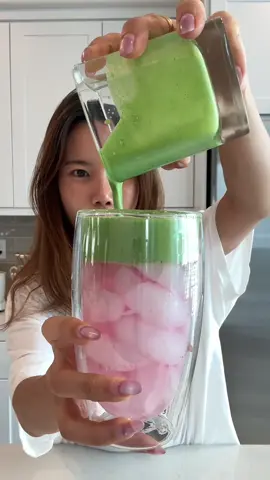 Lavender coconut matcha!!! 🪻🥥🍵 #matchalatte #matcharecipe #coconutmatcha #drinks #athomecafe 