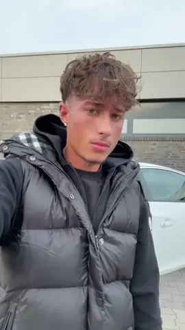 La Puffer Jacket Burberry, lien en bio.