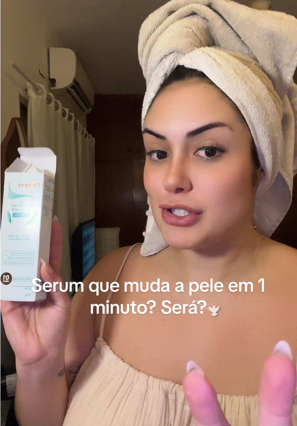 Serum lifting que transforma a pele em apenas um minuto. 😮 O efeito blur que ele deixa é impressionante, suaviza linhas finas e entrega um acabamento profissional. Se você quer um rosto mais firme e uniforme em segundos, esse é o produto que vai elevar sua maquiagem e sua confiança. Não espere acabar, garanta o seu agora e veja a diferença já na primeira aplicação. AMEEEEI!  #SerumFacial #LiftingInstantaneo #CuidadosComAPele #EfeitoBlur #TikTokShop