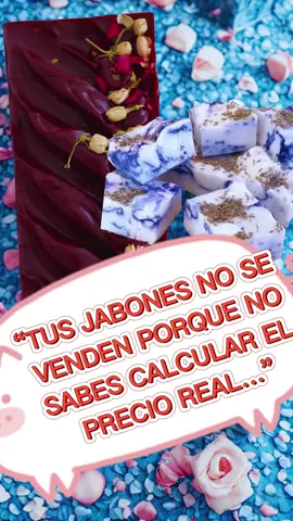 🧼 Muchas veces los jabones no se venden, y no es porque no sean malos, sino porque no sabemos calcular su valor real. Al inicio es normal sentir miedo de cobrar demasiado o muy poco, y esa duda termina apagando la ilusión de emprender. Lo cierto es que cada jabón lleva horas de esfuerzo, pruebas y mucho cariño 💕, y eso también forma parte de su valor. 👉 Cuéntame, ¿qué es lo que más disfrutas de hacer tus jabones? Me encantaría leerte en los comentarios y que sigamos creciendo juntos en este camino.  #soapmakingtiktok  #jabonescaseros  #jabonesdecorativos  #jabonesartesanales  #jabonesdeglicerina  #hechoamano  #velasartesanales  #velasaromaticas  #jaboneshechosamano  #soapaddict  #artesania #hechoconamor  #emprendeconjabones 
