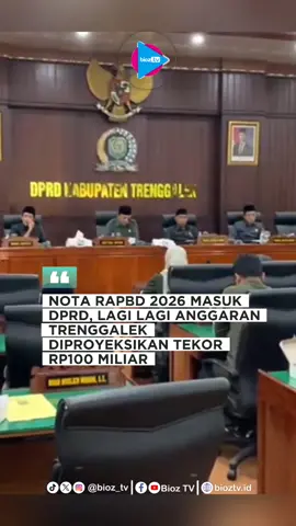 Pemerintah Kabupaten (Pemkab) Trenggalek menyerahkan Nota Rancangan Peraturan Daerah (Ranperda) APBD 2026 ke DPRD dalam rapat paripurna, Senin (22/9/2025). Dari proyeksi awal, pendapatan daerah hanya sekitar Rp1,9 triliun, sedangkan belanja dipatok lebih dari Rp2 triliun. Selisih tersebut membuka potensi defisit hingga Rp100 miliar. Angka itu masih bisa berubah karena kepastian dana transfer dari pemerintah pusat belum keluar. Ketua DPRD Trenggalek, @dodingrahmadi  menyebut skema ini masih rancangan awal. Namun, ia menegaskan penyampaian nota APBD harus tetap berjalan sesuai jadwal #rapbd2026 #apbdtekor #dprdtrenggalek #bupatitrenggalek #trenggalekdevisit 