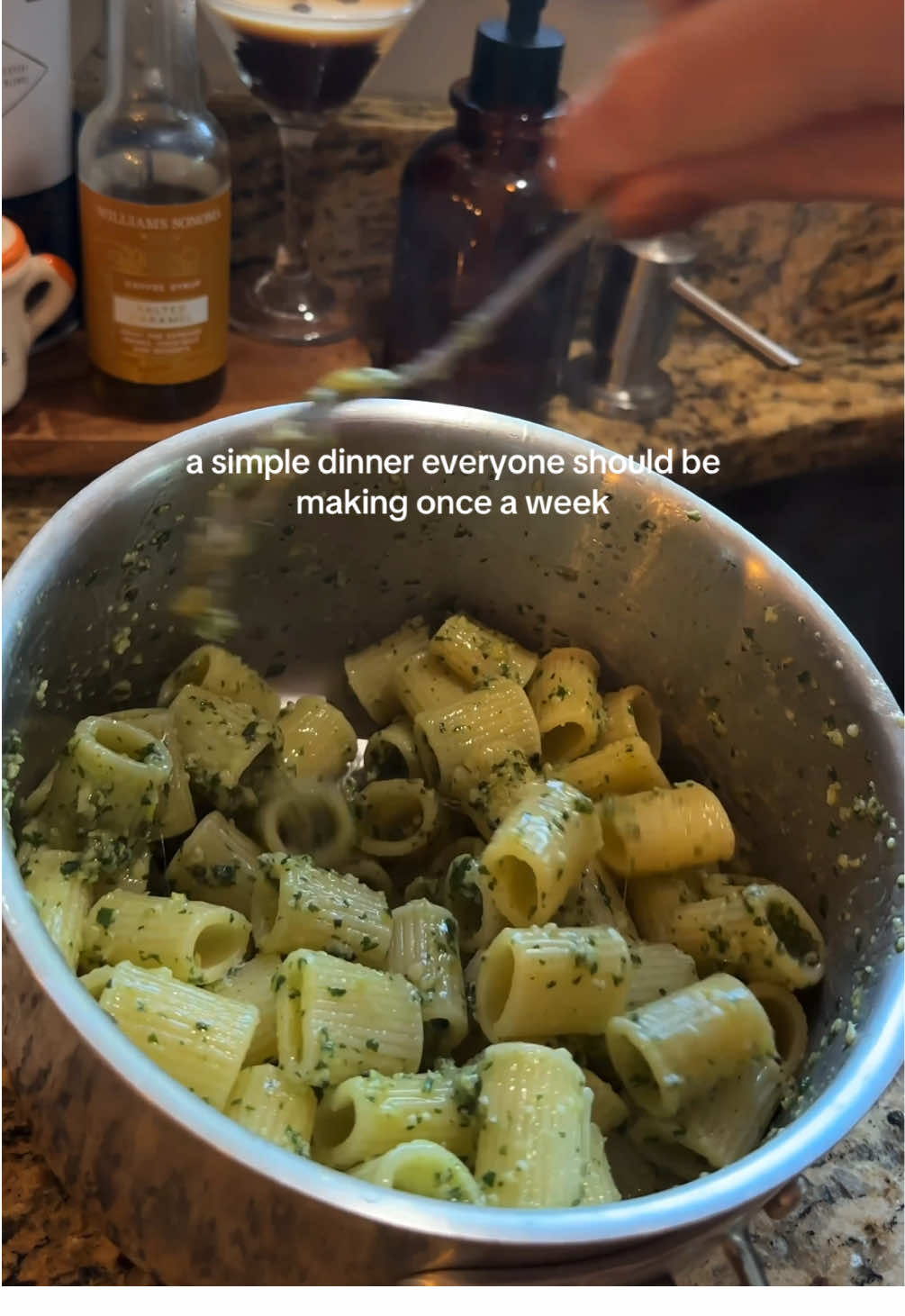 Chicken pesto pasta 💚 simple but delicious. I made my own pesto but store bought works just as well. •chicken cutlet •pesto •rigatoni  @Whole Foods Market #pestopasta #easydinner #cookingvideos #smallcontetcreator 