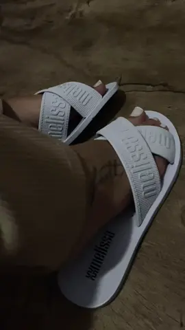 Rasteirinha por apenas 19,98 🤑 #sandalia #melissa 