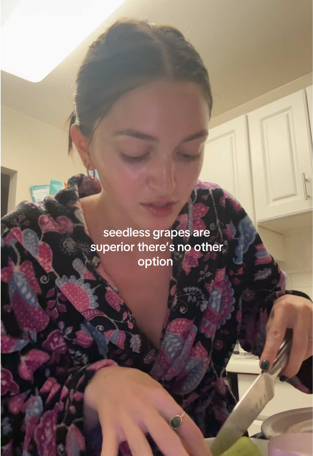 if you eat seeded grapes… explain truly please #fyp #grapes 