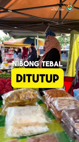 Taman Rekreasi Ampang Jajar Nibong Tebal. Kronologi. 1-Aduan dari Peniaga Pasar Malam Pekaka(terjejas akibat penjaja di ampang jajar). 2.Aduan Parking Kenderaan di kiri kanan bahu jalan( laluan jadi sempit). 3.Aduan dari Pengunjung yang hendak beriadah tiada ruang meletak kenderaan. 4. Ada pihak cuba membuat penganjuran haram tanpa kebenaran majlis Bandaraya Seberang Perai(MBSP). 5. ⁠Mesyuarat bersama Jabatan. 6. ⁠Berjumpa dengan Wakil Penjaja 7. ⁠Lawatan tapak bersama YB Fadhlina Sidek Hadir ke Taman  Rekreasi Ampang Jajar Nibong Tebal selepas beberapa kali mesyuarat dengan Jabatan bagi menyelesaikan isu yang berbangkit dan hari ini berkesempatan bertemu/besua muka setiap peniaga di kawasan tersebut. Kebanyakan peniaga di sini sudah sedia maklum status kawasan Ampang Jajar ini yang akan di tutup pada Disember 2025 bagi laluan Projek Pembinaan Muka Sauk Loji Rawatan Air Sungai Kerian oleh Perbadanan Bekalan Air Pulau Pinang(PBA). Tiap minggu saya sentiasa mengikuti perkembangan di kawasan Ampang Jajar ini bagi memastikan tiada isu dari pihak lain yang cuba mengambil kesempatan kepada penjaja ni. Atas budi bicara pihak Majlis memberi kelonggaran kepada peniaga di kawasan Ampang Jajar meniaga pada setiap Hari Sabtu dan Ahad dengan bersyarat menjaga kebersihan,bertoleransi antara sesama peniaga,hindari budaya cop tapak niaga,hindari pergaduhan..bagi ruang parking kenderaan yang hendak beriadah. Kemana penjaja ini selepas Ampang Jajar di tutup??? Beberapa cadangan telah di ambil kira untuk penempatan semula penjaja ini di lokasi baru yang akan dimaklum kelak. Saya harap pengujung yang hadir membeli jualan,beri kerjasama parking kenderaan di padang sebelah dan jangan sesekali parking kenderaan di bahu jalan utama kerana ia menganggu kelancaran kenderaan yang lalu di situ. #Aisamuddin #AhliMajlisMBSP #MBSP #JabatanPerlesenan #JabatanLandskap      