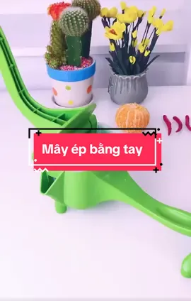 Máy ép nước bằng tay , nhẹ nhàng tiện lợi #giadung #giadungthongminh #giadungtienloi #giadungtienich #xuhuong 