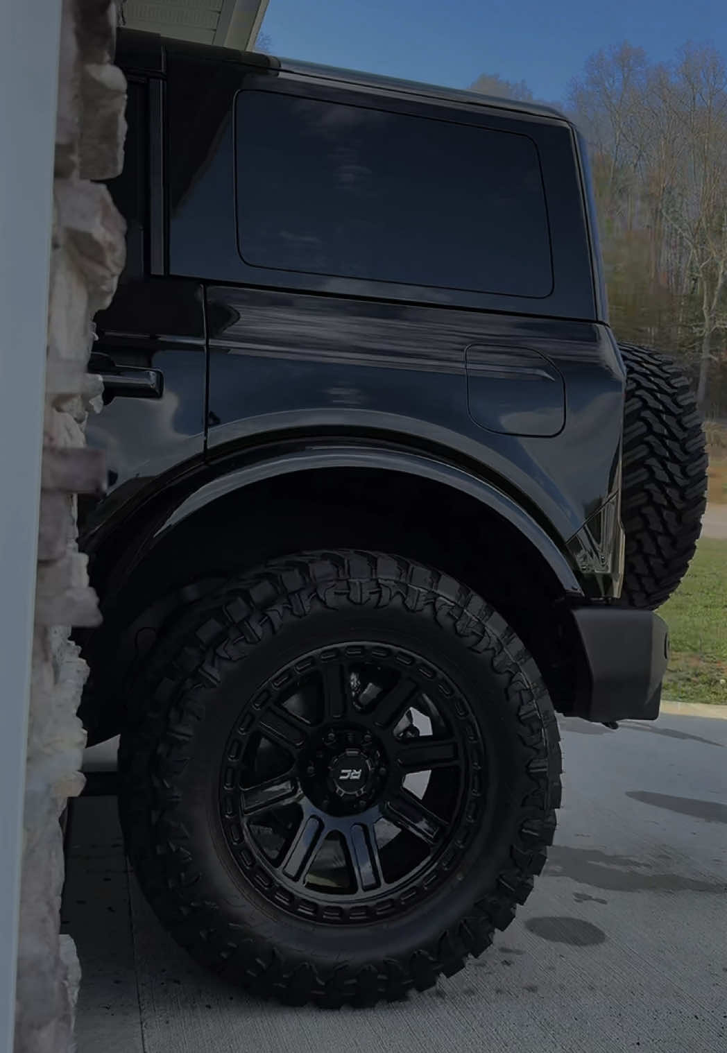 She cute 🤭 #bronco #customcar #caraccessories #blackcar #newcar @Rough Country 