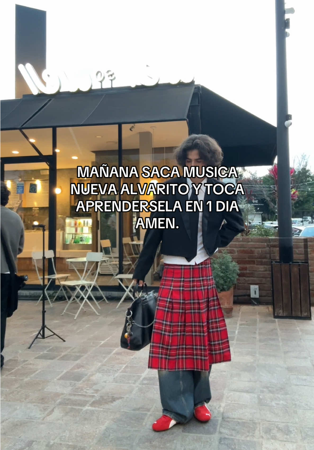 mañana mi papa @ALVARO DIAZ saca musica y toca aprendersela en 1 dia 😻🙏🏼 #music #alvaritodiaz #seleda #sadvaritosmx #musica 