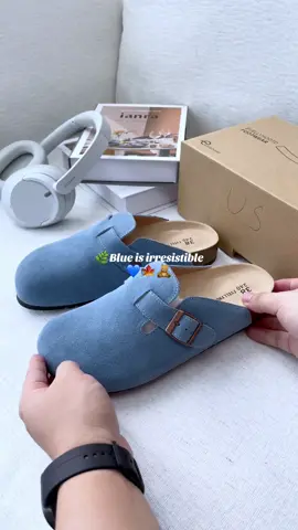 🌿Blue is irresistible💙🍁🧸#blueclogs #clogs #clogshoes #comfyclogs #fallshoes