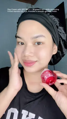 Sabay sabay tayong mag glow up bago matapos ang 2025 with the OG Skin Fantasy Rejuvenating Set. #SkinFantasy #SkinFantasyRejuvenatingSet 