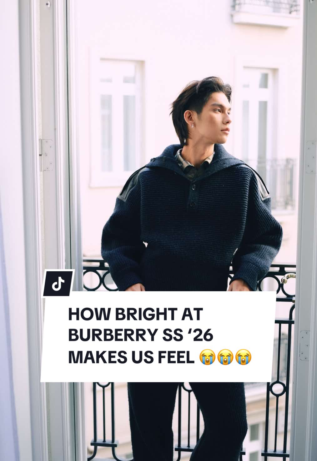 Isn’t he just the dreamiest man ever… RIP our hearts. #Bright at the @Burberry SS ‘26 made us all 🫠🫠🫠  Credits: Mark Case/Getty Images, Jeff Spicer/Getty Images #brightvachirawit #brightvc #vachirawitchivaaree #ไบร์ท 