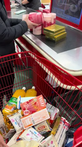 lấy mặt nạ, collagen cho khách nè