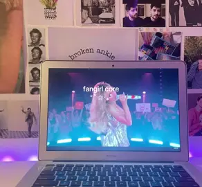 i love being a fangirl #fangirl #teheaanyatehe #lyrics #aesthetic #core 
