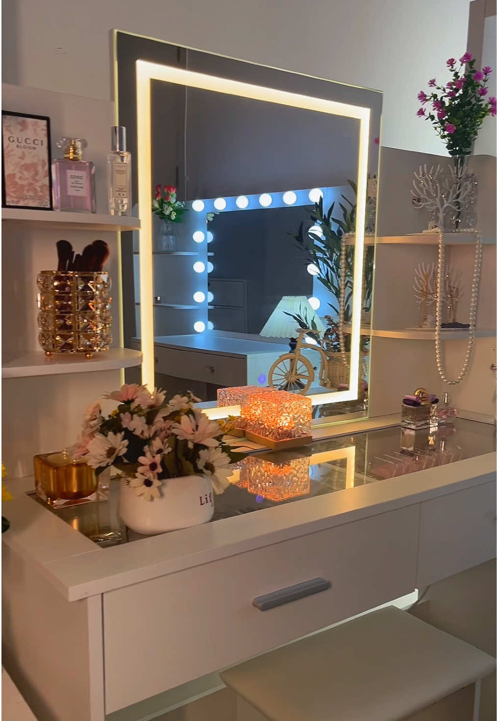 Dreamy vanity 😌🥹 #tiktokshopcreatorpicks #vanity #vanitymirror #fyp #furniture 