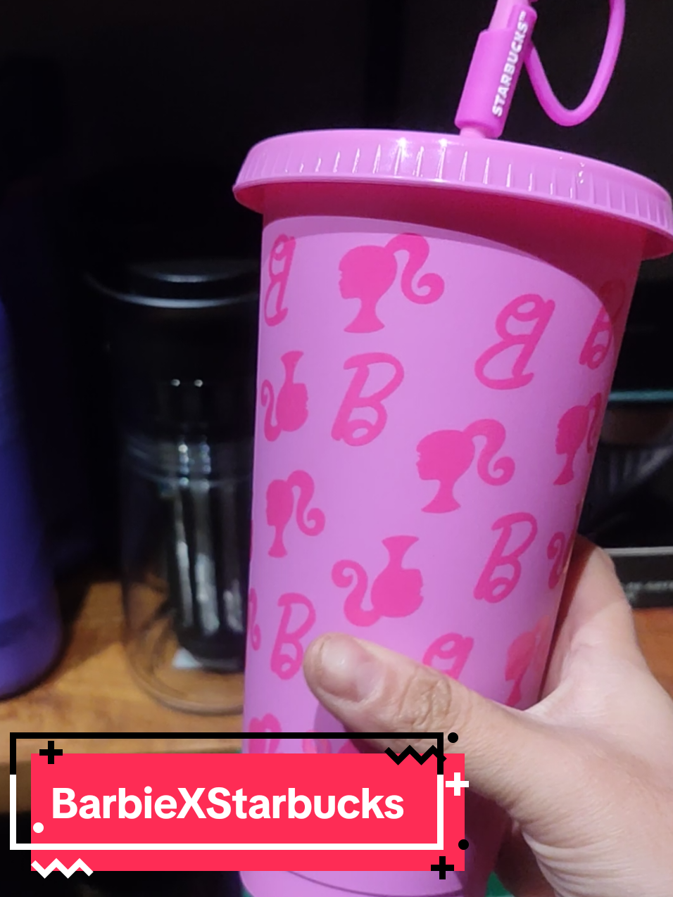 Segunda parte de la colección de Barbie en Starbucks acá se mira más a detalle la sublimación y la calidad de los tops. #BarbieStarbucks #StarbucksMexico #StarbucksVasos #Viral #ParaTi