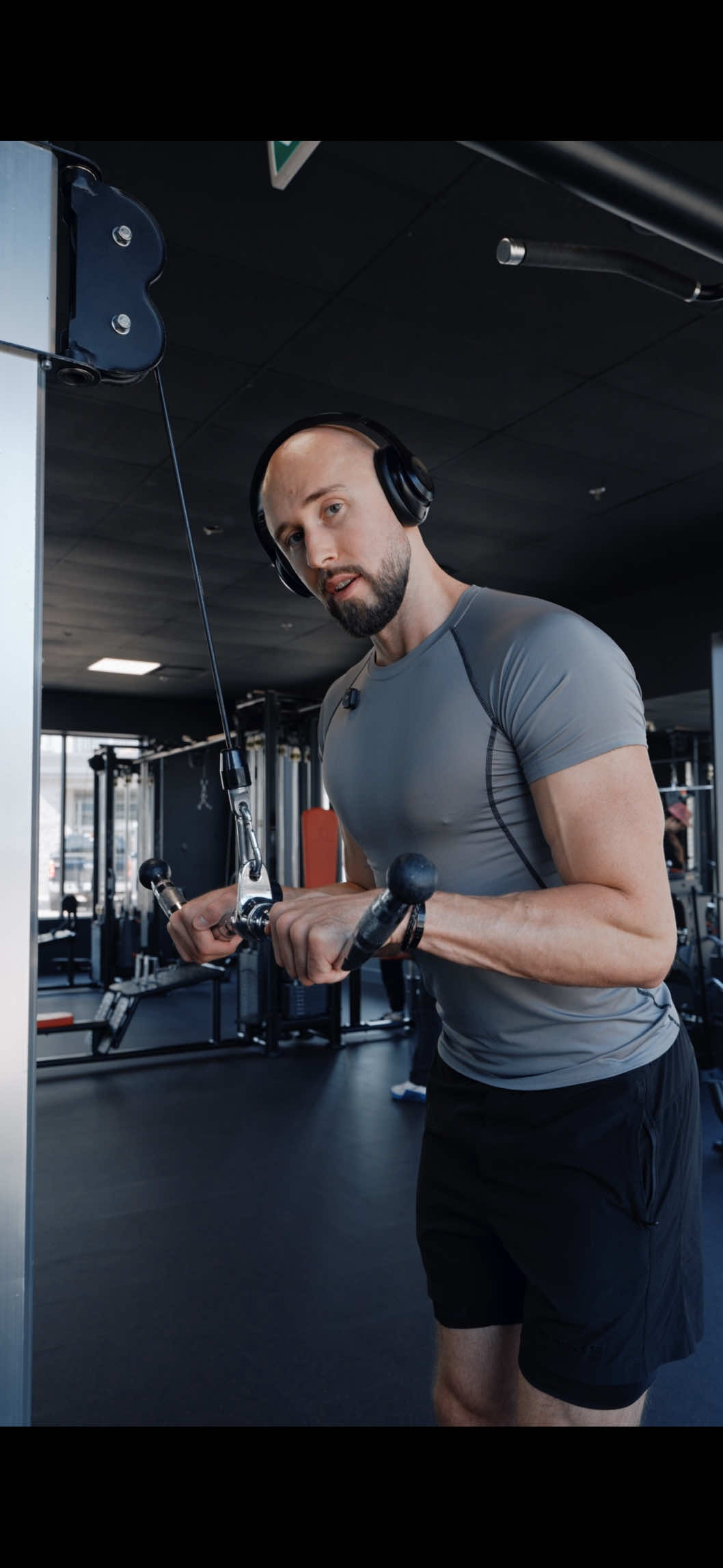 Get Ripped Arms With This Tricep Exercise‼️🔥 Dirty 30 Cable Triceps - Underhand Grip Cable Tricep Push Down 10 reps  - Overhand Grip Cable Tricep Push Down 10 reps  - Overhead Cable Tricep Extension 10 reps  Do each exercise with no rest in between for 30 total reps  Rest for 60 seconds and then repeat for 3 sets  Follow for more arm workouts ✅