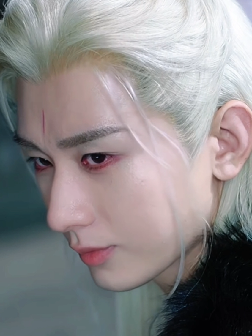 banyak yang bilang semua aktor terlihat tampan saat rambut putih. tapi rambut putih Cheng Yi selalu yang paling ditunggu... ada vibes yang gak bisa dijelaskan saat Cheng Yi berambut putih... aura dan pesona Cheng Yi bertambah saat berambut putih. apakah kalian setuju kalau Cheng Yi adalah salah satu actor yang cocok dengan rambut putih /uban ? 🫶🥝💚🔥#成毅 #ChengYi #chengyi成毅 #chengyicrush #TheJourneyOfLegend 