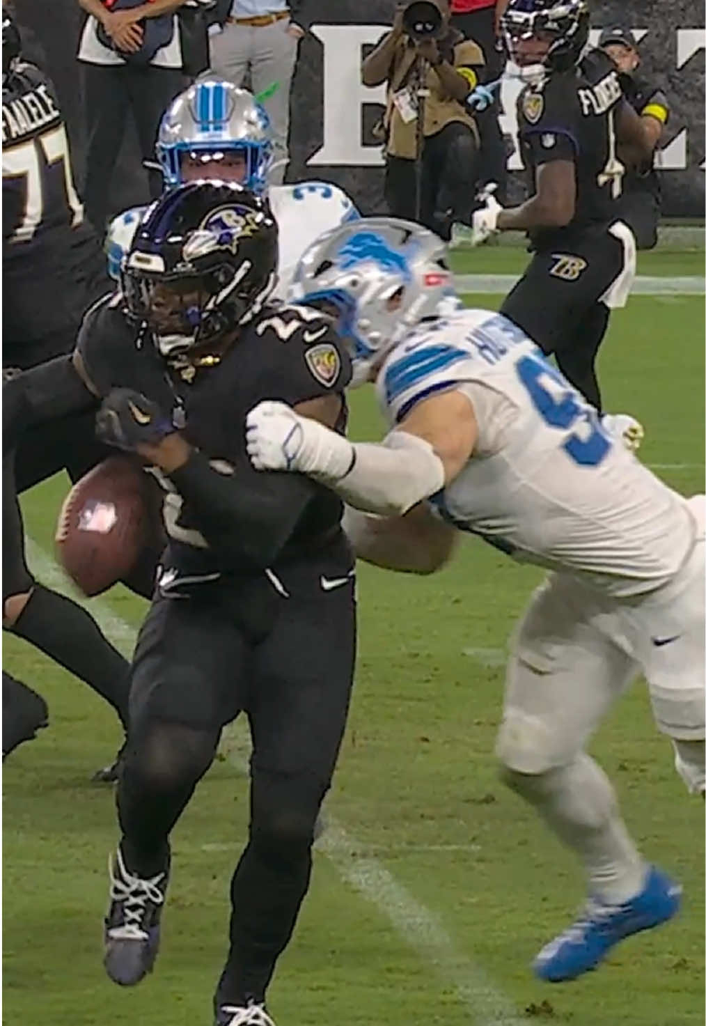 textbook play by hutch 😤 #nfl #detroit #lions #aidanhutchinson @Detroit Lions 