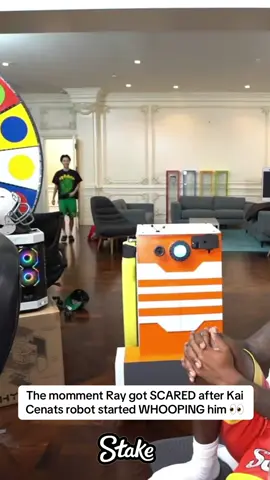 The momment Ray got SCARED after Kai Cenats robot started WHOOPING him 👀 #kaicenat #viral #clips #fyp 